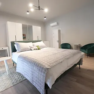  Apartment Umbrella Street Center Luxury 2 Bedroom